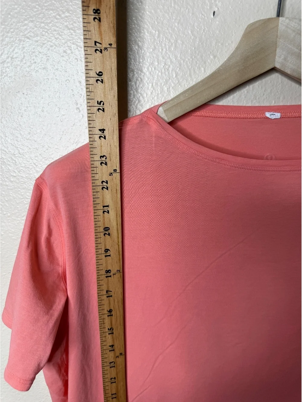 Lululemon Shirt Women's Large Coral Short Sleeve Lightweight Relaxed Fit